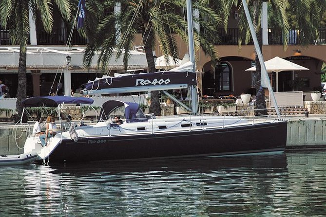 Private Yacht Tour With Whale and Dolphin Watching 42 Foot Boat - Onboard Amenities