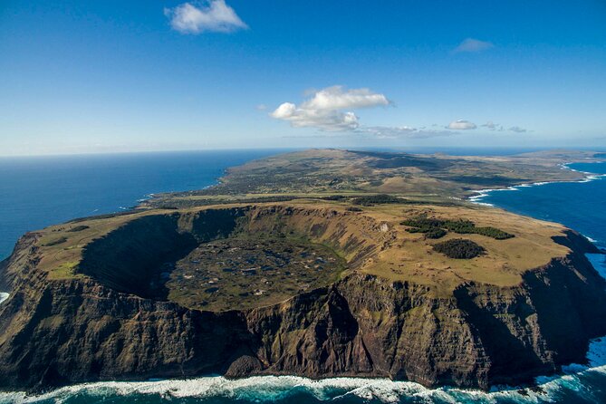 Rano Kau: Trek Around the Crater Rim - Natural Wonders of Rano Kau