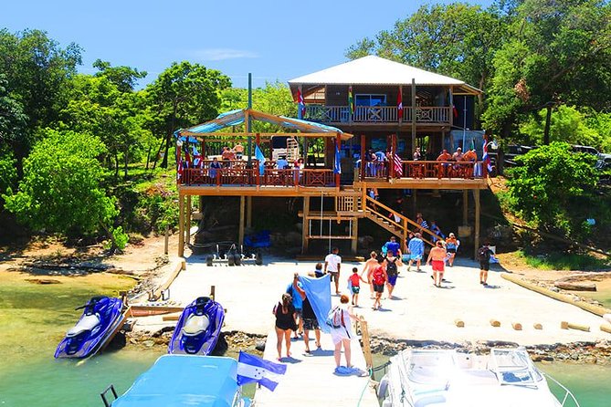 Roatan VIP Private Yacht Snorkeling Adventure - Pickup and Start Time