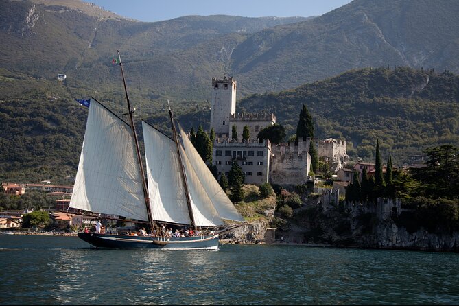 Romantic Cruise - Location and Meeting Point