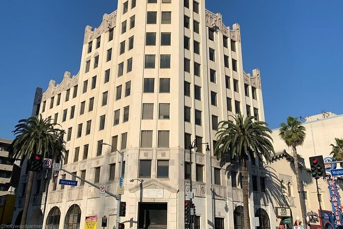 Santa Monica Private Tour With Restaurant and Bar Stops - Inclusions and Amenities
