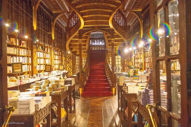 Santiago De Compostela to Porto & Douro Valley 2-Day Private Tour - Exploring Santiago De Compostela