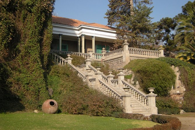 Santiago: Full Day Visiting Santa Rita & Undurraga Vineyards. Entraces Included - Meeting and Pickup Details