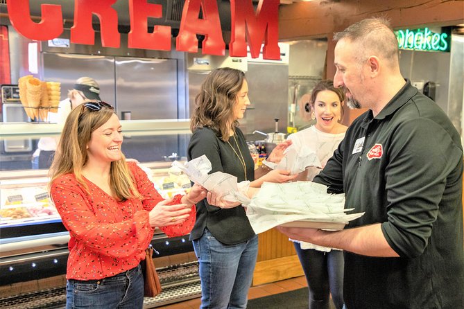 Savannah Southern Fried Expectations Walking Food Tour - Guide Expertise