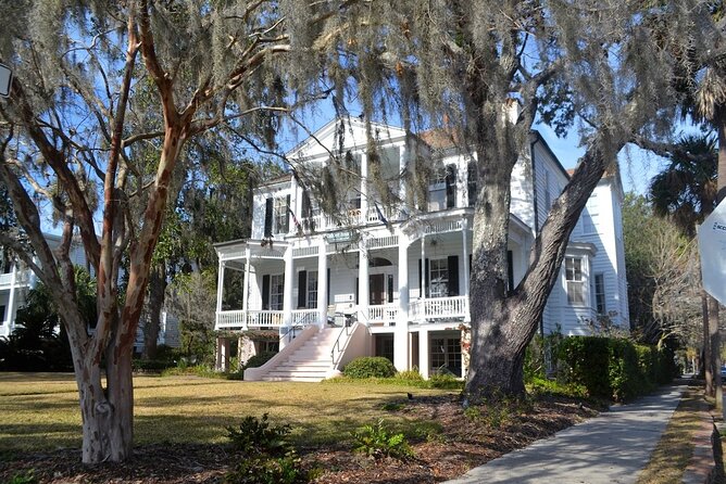 Self-Guided Beaufort Scavenger Hunt: If the Walls Could Talk - Highlights of Beauforts History