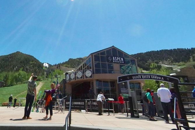 Self-Guided Scavenger Hunt: Aspen Get An "Altitude" Adjustment - Exploring Aspens Landmarks and Gems