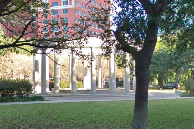 Self-Guided Scavenger Hunt: Houstons Museum District - Lets Roam App Features and Functions