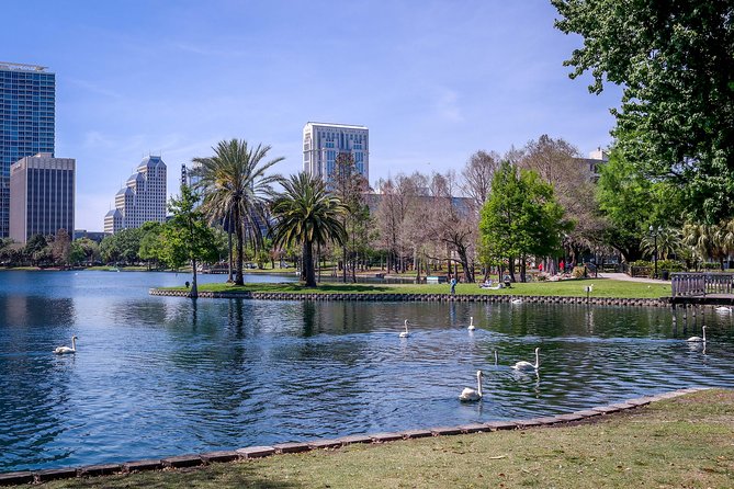 Self-Guided Walking Audio Tour Around Lake Eola in Orlando - Key Features of the Audio Tour