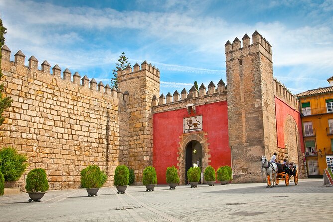 Seville: Guided Tour to the Alcazar + Cathedral and Giralda - Meeting and End Points