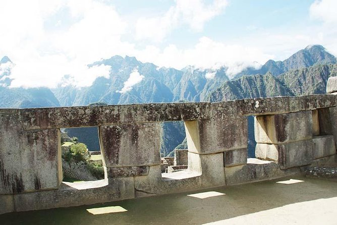 Shared-MACHU PICCHU GUIDED TOUR - Meeting and Pickup
