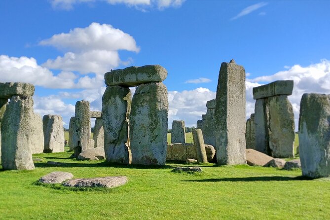 Shared Small Group Winter Tour to Stonehenge and Lacock Village - Meeting and Pickup