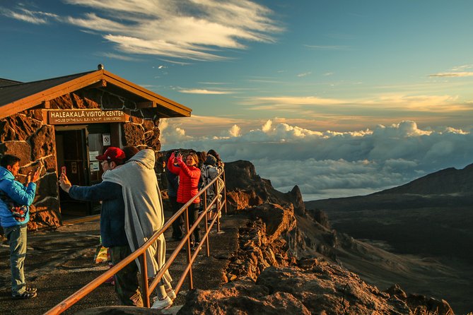 Shore Excursion: Haleakala Sunrise Tour for Pride of America Passengers - Inclusions and Accessibility