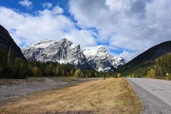Smartphone Audio Driving Tour Between Lake Louise and Calgary - Tour Features
