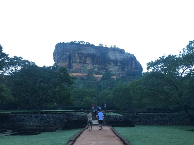 Sri Lanka 8-Day Tour of Kandy, Colombo and Anuradhapura - Itinerary Highlights