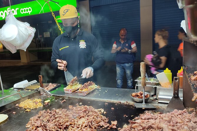 Street Food, Bars, and Rooftops in Poblado With a Local - Navigating the Vibrant Poblado Neighborhood