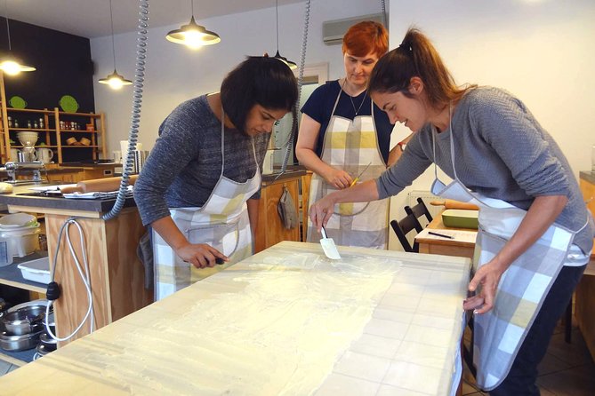 Strukli Cooking Class With Dolac Market Tour - Class Details