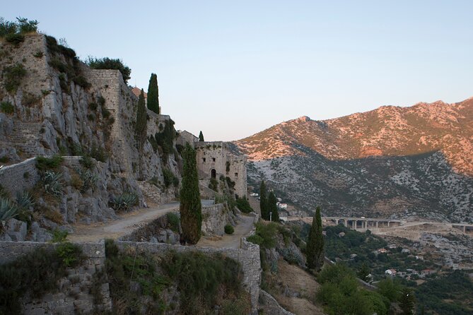 Sunset Klis Fortress Tour From Split With Sightseeing Bus - Experience Highlights and Fortress Features