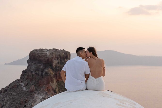 Surprise Proposal Photoshoot in Santorini - Capturing the Precious Moment