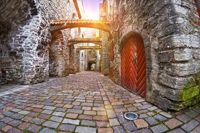 Tallinn Scavenger Hunt and Highlights Self-Guided Tour - Navigating the Scavenger Hunt