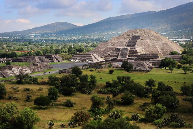 Teotihuacan & Basilica Guadalupe Tour With Lunch - Teotihuacan Pyramids