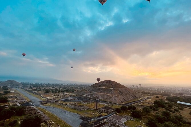 Teotihuacan Private Tour & Shared Hot Balloon Flight - Pickup and Transportation