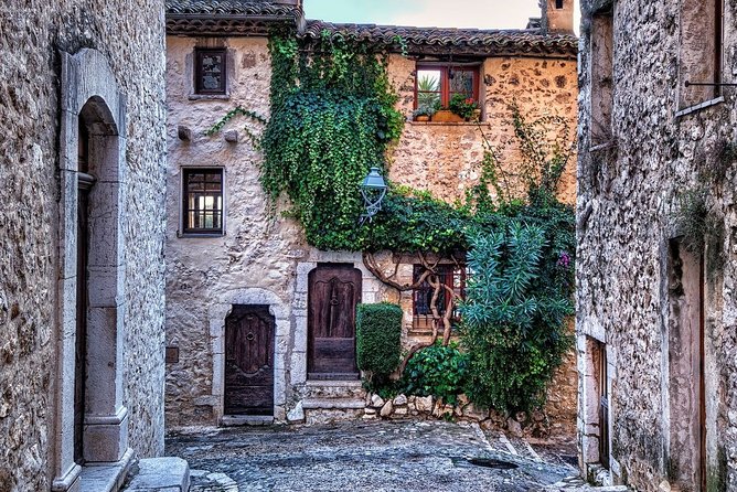 The Charming Villages of Provence Full Day Private Tour - Meeting and Pickup