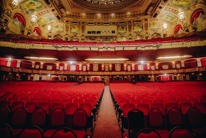 The Chicago Theatre Tour Experience - Accessibility Features