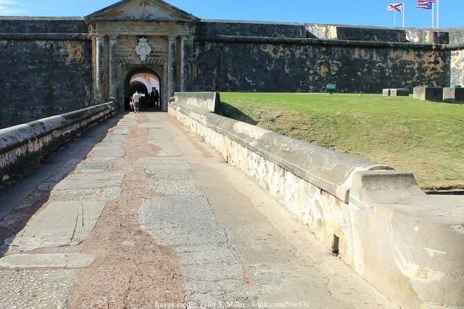 The Ghosts of San Juan: Private 2.5-hour Spooky Evening Tour - Discover Historic Landmarks