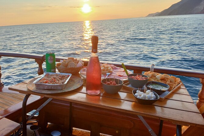 Tour of Apericena at Sunset and Dinner on Boat - Meeting Point and Pickup Details