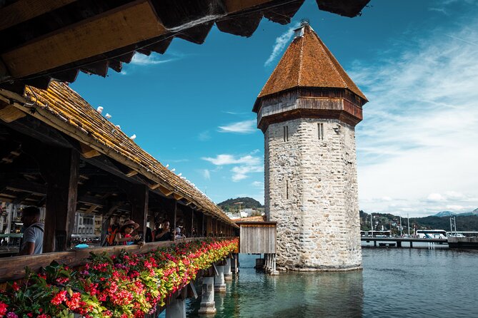 Touristic Highlights of Lucerne on a Private Half Day Tour With a Local - Admiring the Lion Monument