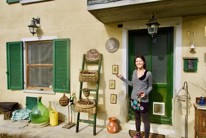 Traditional Italian Cooking Class on a Sustainable Farm Using Foraged Wild Herbs - Foraging and Harvesting Herbs