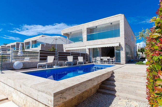 Transfer From Zadar Airport to Petrcane - En-Route Amenities