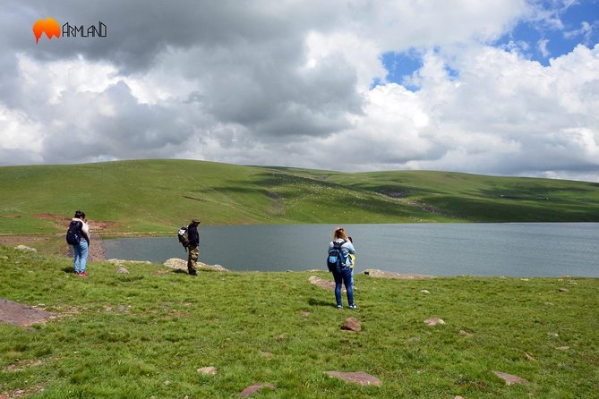 Trekking to the "Eyes" of the Mountains - Navigating the Mountain Trails