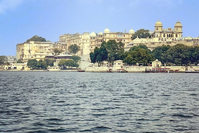 Udaipur City Private Luxury Tour With Guide - Inclusions and Amenities