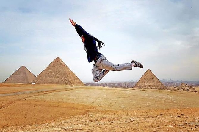 Unique Tour to Giza Pyramids, Egyptian Museum & Khan El-Khalili - Taking in Egyptian History