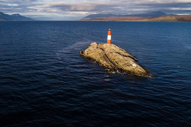USHUAIA: Beagle Channel Navigation - Sea Lion Island and Descent at Bridges Islands - Navigating the Beagle Channel