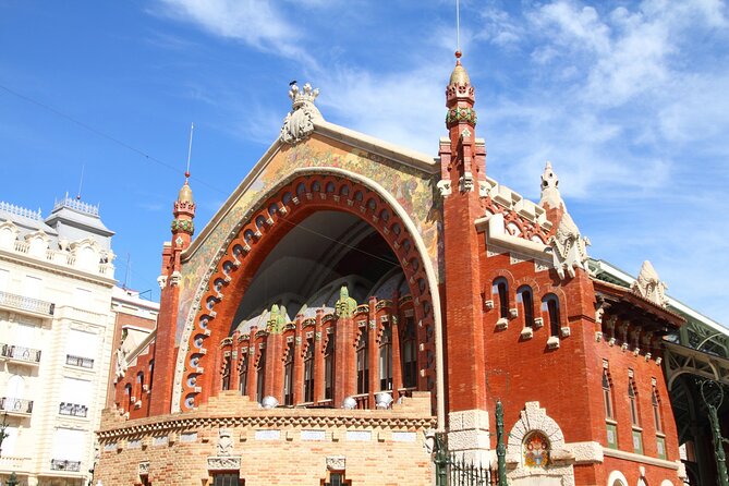Valencia Scavenger Hunt and Highlights Self-Guided Tour - Navigate With World City Trail