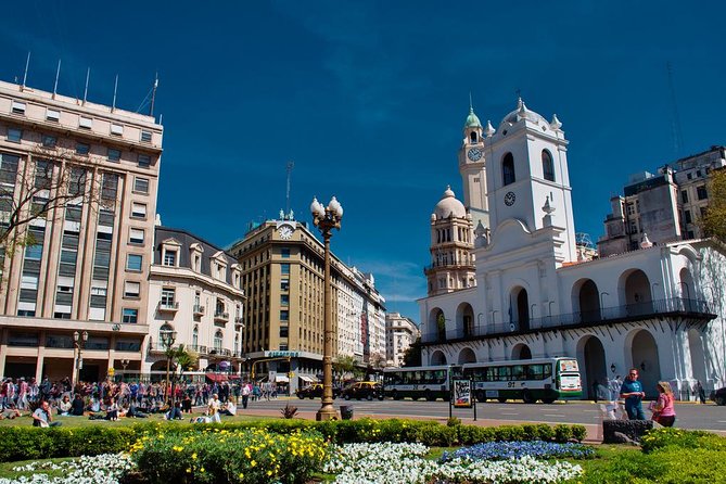 Walking Tour: Plaza De Mayo and Coffee Time at Cafe Tortoni's - Exploring Plaza De Mayo