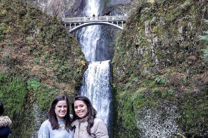 Waterfalls & Wine Tour-Multnomah Falls,Vineyards,Hood River Combo - Scenic Waterfalls and Vineyards