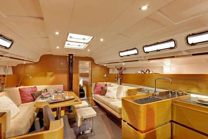 Whale and Dolphin Watching Cruise With Snacks & Open Bar - Cruise Inclusions