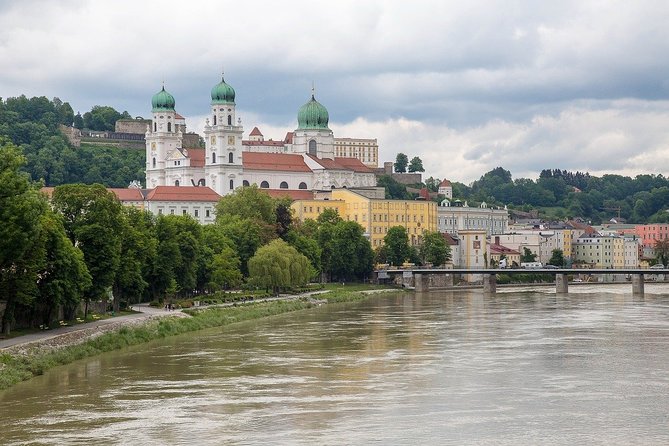 Whispers of Romance: Passau's Enchanted Tour - Charming Dreiflüsseeck