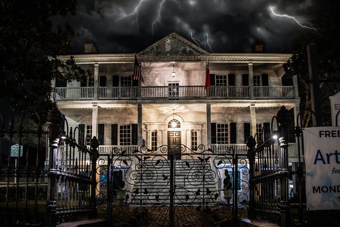 Wilmington Ghosts: Phantoms of Pirates and Patriots Tour - Engaging Ghost Stories and Narratives