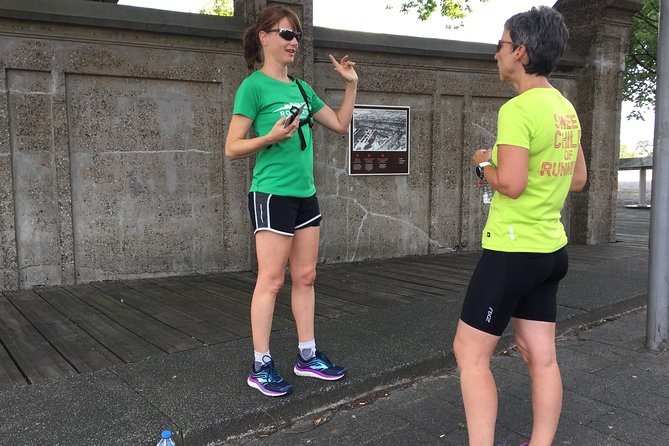 Worldwar 2 Running Tour Rotterdam - Hydration and Souvenirs