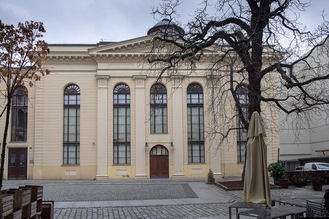 Wroclaw Jewish Quarter Private Guided Tour With Synagogue - Meeting and Pickup