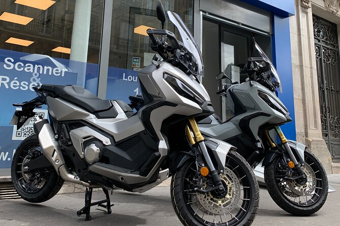 X-ADV Honda  Scooter Rental Review - Included Amenities