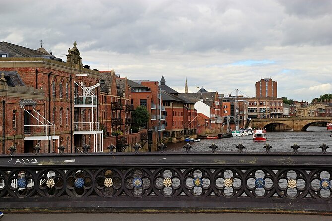 York Private Walking Tour With a Professional Guide - Meeting Details