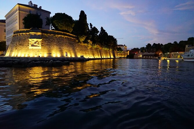 Zadar: Sunset and Nighttime Cruise With Sparkling Wine - Tour Accessibility and Capacity