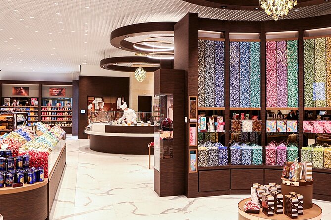 Zürich City Sightseeing Tour With Cruise, Lindt Home of Chocolate - Meeting and End Point