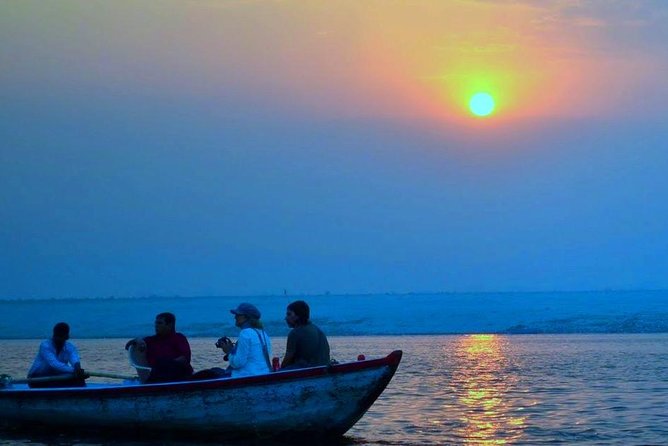 3-Days Delhi and Varanasi Tour by Express Train.Includes,Hotel Transfers.