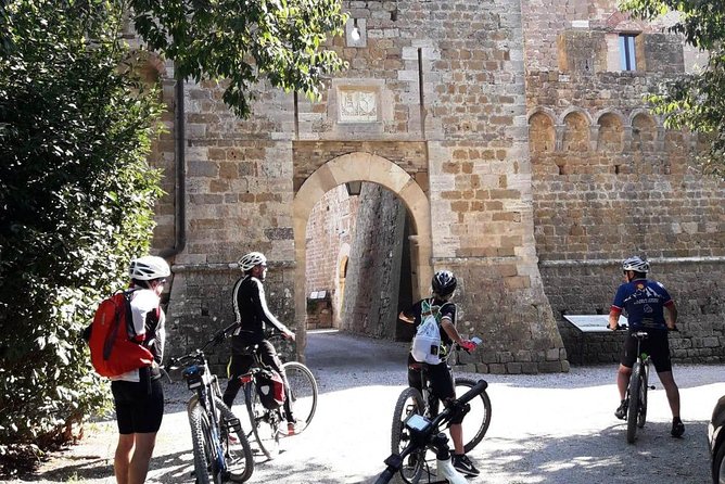 3-Hours Bike Tour and Tuscan Products Barlettaia Trail - Key Points